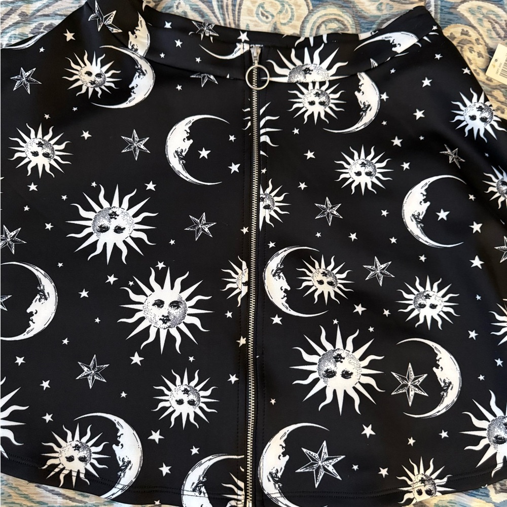 Hot Topic Black and White Celestial Skirt large